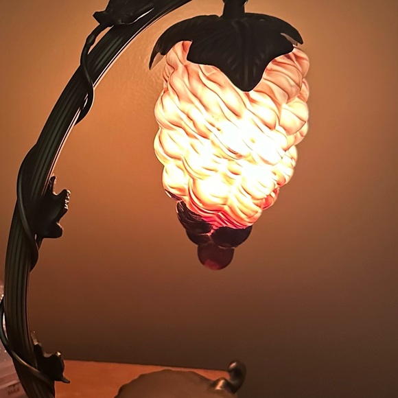 Vintage Grape Cluster Table Lamp - Picture 6 of 7